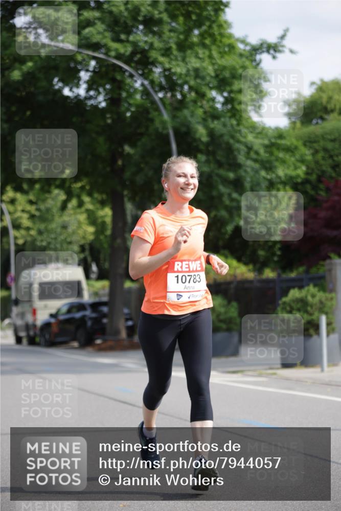 15.06.2025 - REWE Women's Run Jannik Wohlers http://msf.ph/oto/7944057 15.06.2025 08:47:24 Laufen 10783 meine-sportfotos.de
