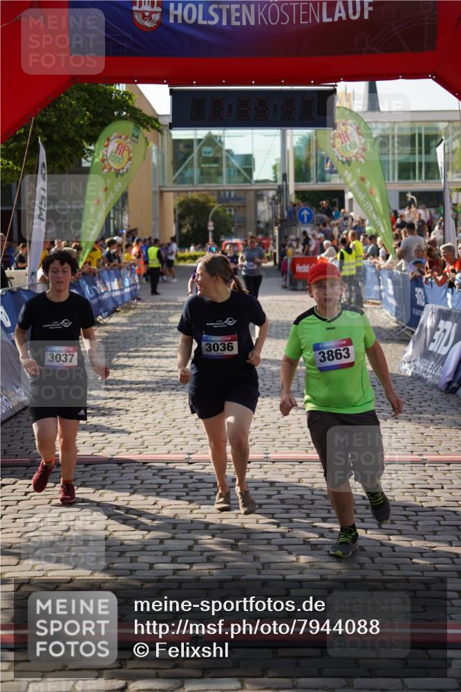 13.06.2025 - Holstenköstenlauf Felixshl http://msf.ph/oto/7944088 13.06.2025 18:09:48 Laufen 2734, 3036, 3037, 3151, 3863 meine-sportfotos.de