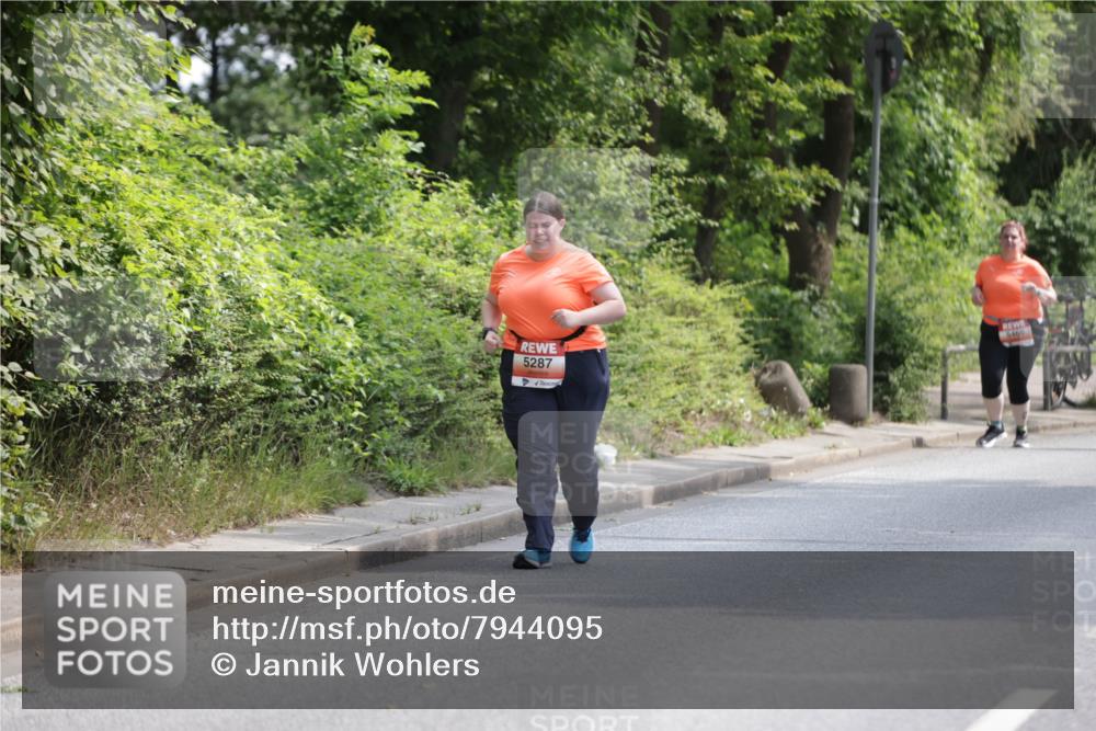 15.06.2025 - REWE Women's Run Jannik Wohlers http://msf.ph/oto/7944095 15.06.2025 10:17:01 Laufen 5287 meine-sportfotos.de
