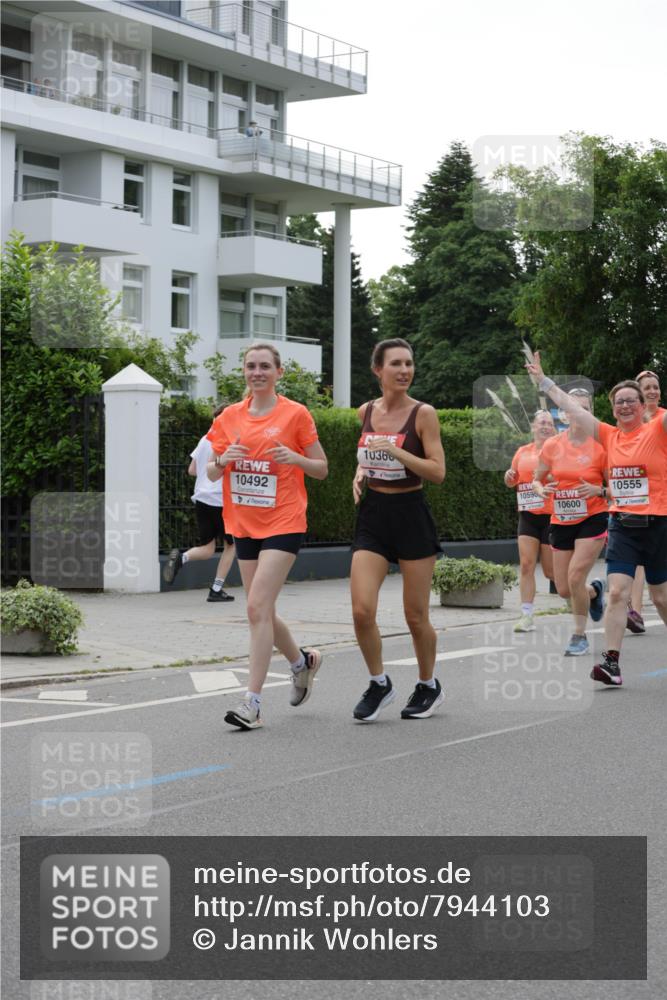 15.06.2025 - REWE Women's Run Jannik Wohlers http://msf.ph/oto/7944103 15.06.2025 08:29:13 Laufen 10492, 10360, 10596, 10600, 10555, 365 meine-sportfotos.de