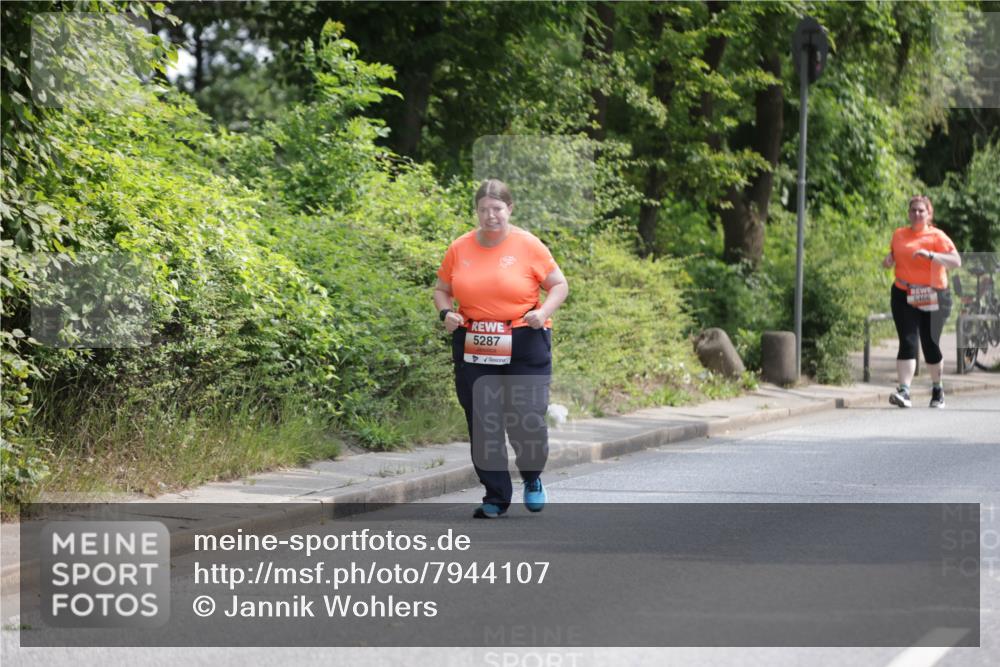 15.06.2025 - REWE Women's Run Jannik Wohlers http://msf.ph/oto/7944107 15.06.2025 10:17:01 Laufen 5287 meine-sportfotos.de