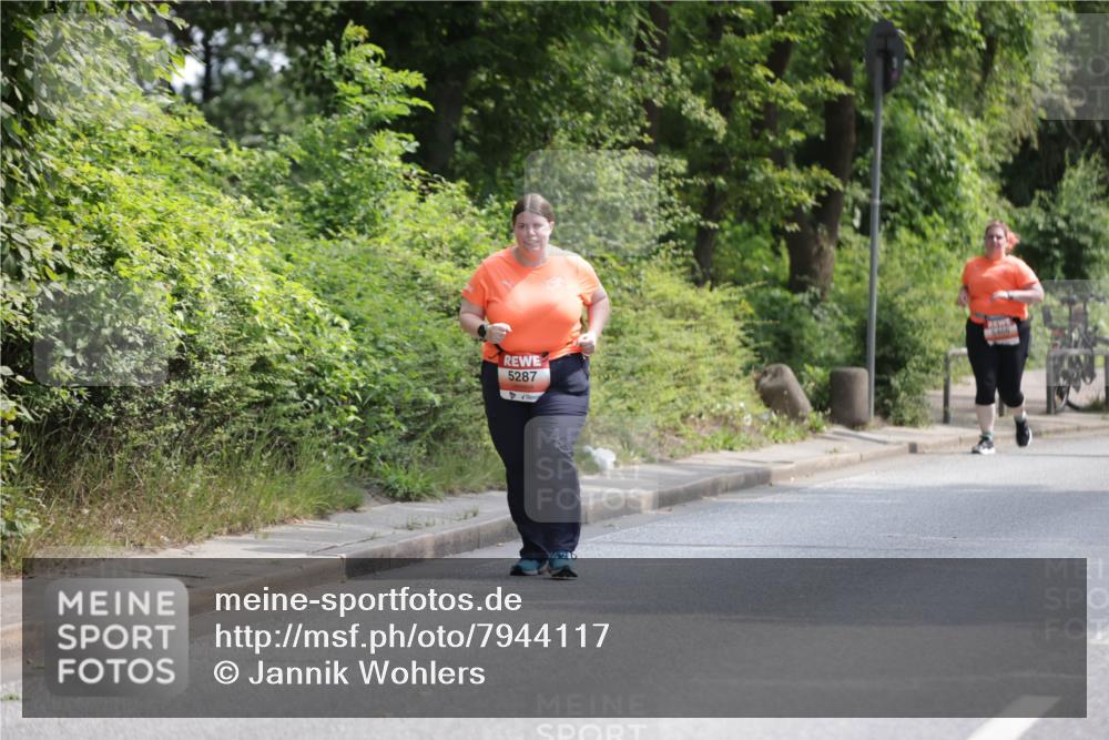 15.06.2025 - REWE Women's Run Jannik Wohlers http://msf.ph/oto/7944117 15.06.2025 10:17:01 Laufen 5287 meine-sportfotos.de