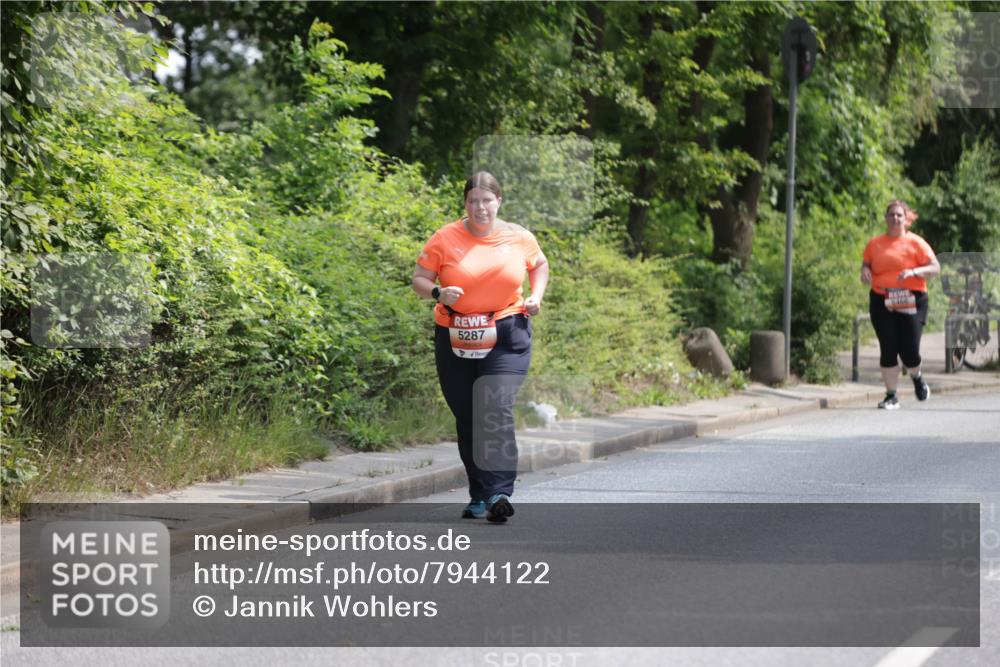 15.06.2025 - REWE Women's Run Jannik Wohlers http://msf.ph/oto/7944122 15.06.2025 10:17:01 Laufen 5287 meine-sportfotos.de
