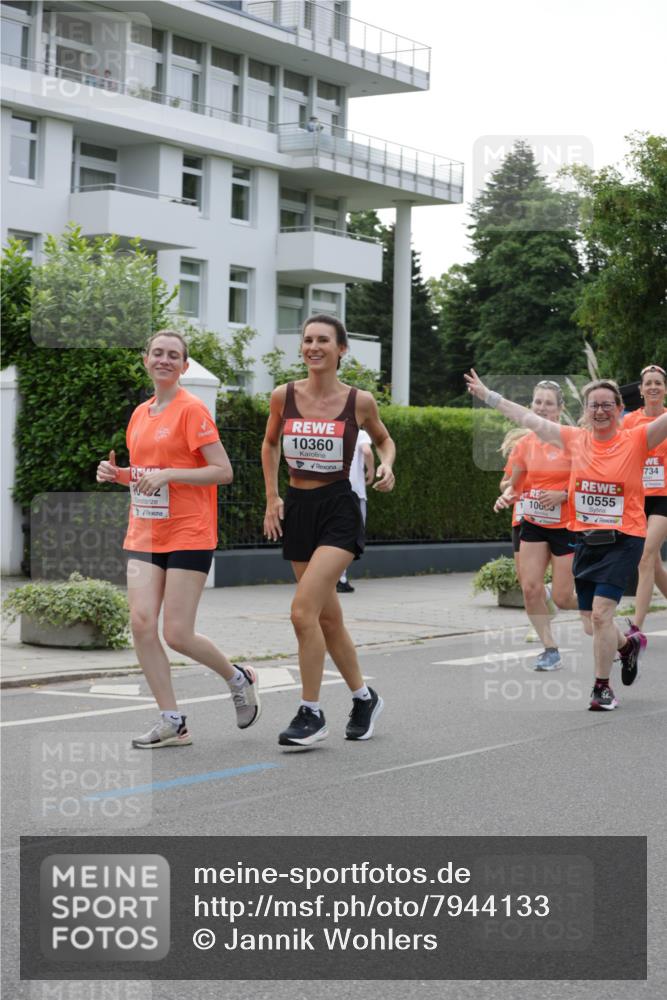 15.06.2025 - REWE Women's Run Jannik Wohlers http://msf.ph/oto/7944133 15.06.2025 08:29:13 Laufen 10360, 734, 10555, 106 meine-sportfotos.de
