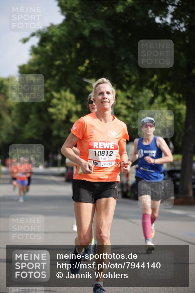 15.06.2025 - REWE Women's Run Jannik Wohlers http://msf.ph/oto/7944140 15.06.2025 08:47:30 Laufen 10812 meine-sportfotos.de