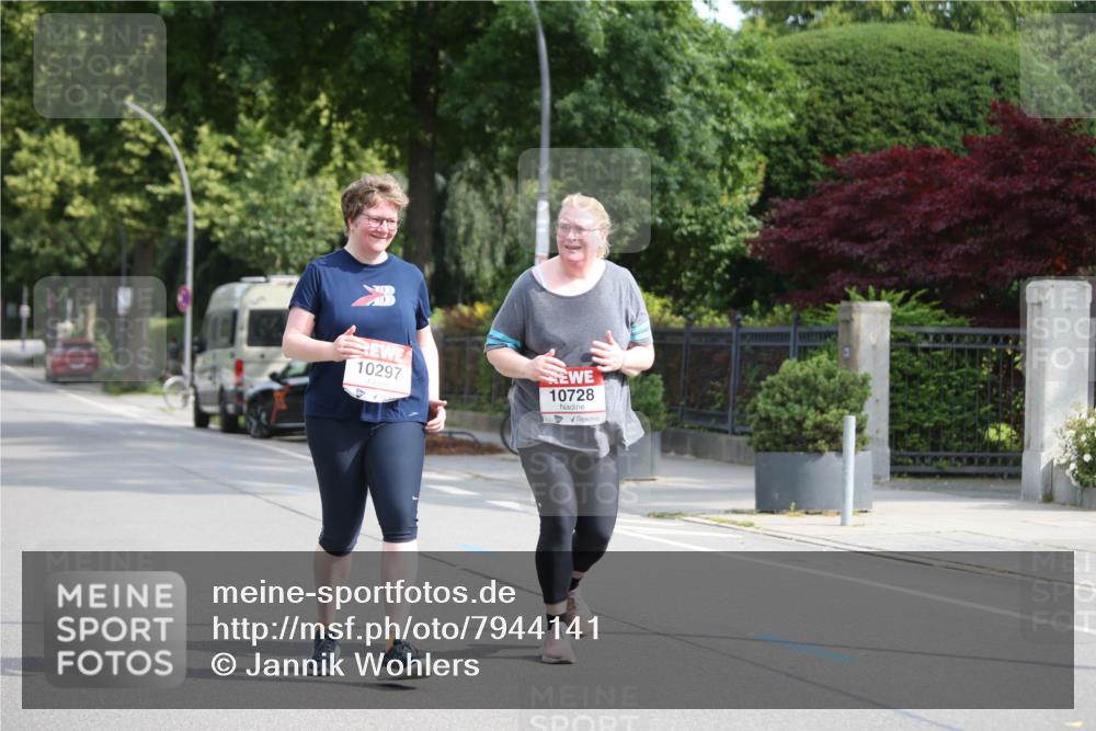 15.06.2025 - REWE Women's Run Jannik Wohlers http://msf.ph/oto/7944141 15.06.2025 10:03:15 Laufen 10297, 10728 meine-sportfotos.de