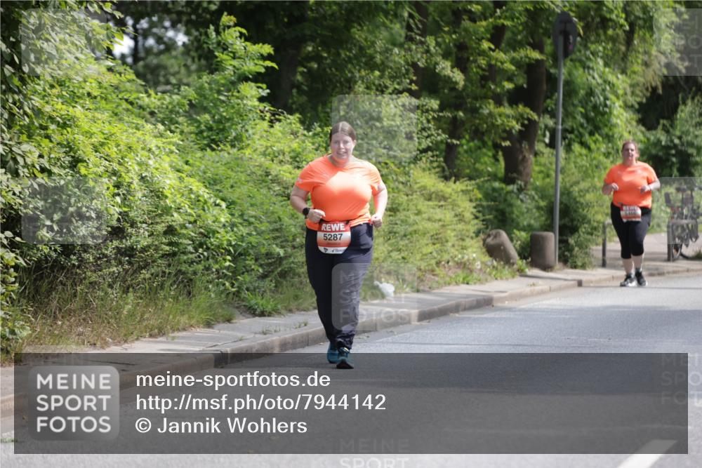 15.06.2025 - REWE Women's Run Jannik Wohlers http://msf.ph/oto/7944142 15.06.2025 10:17:01 Laufen 5287 meine-sportfotos.de