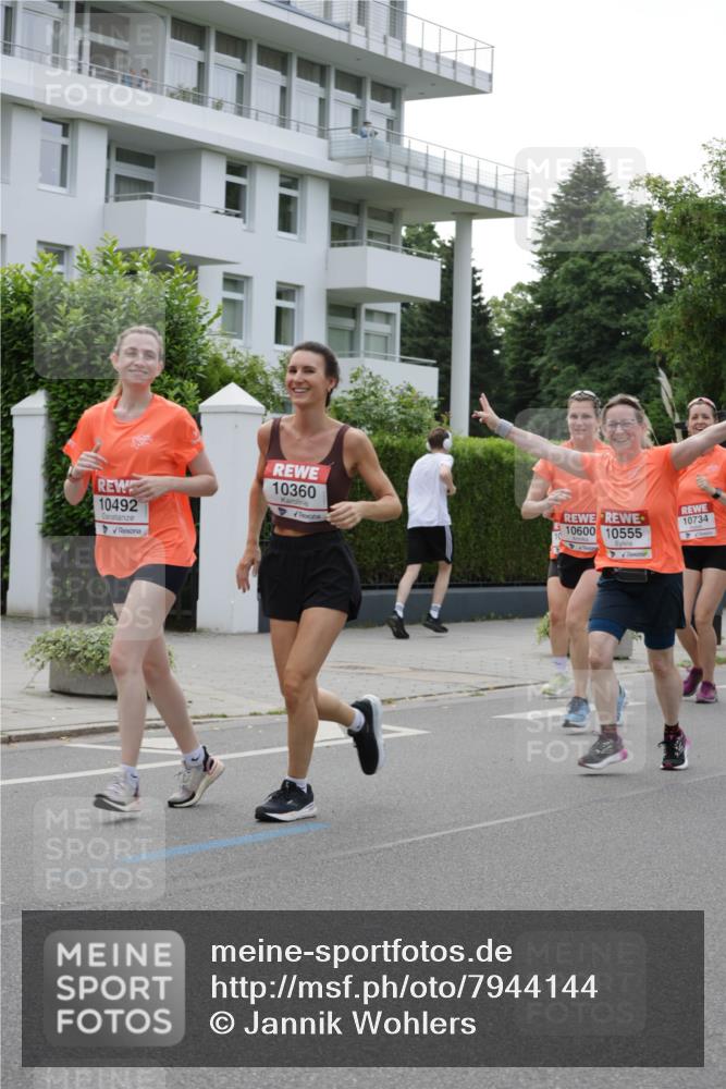 15.06.2025 - REWE Women's Run Jannik Wohlers http://msf.ph/oto/7944144 15.06.2025 08:29:14 Laufen 10492, 10360, 10734, 10600, 10555 meine-sportfotos.de