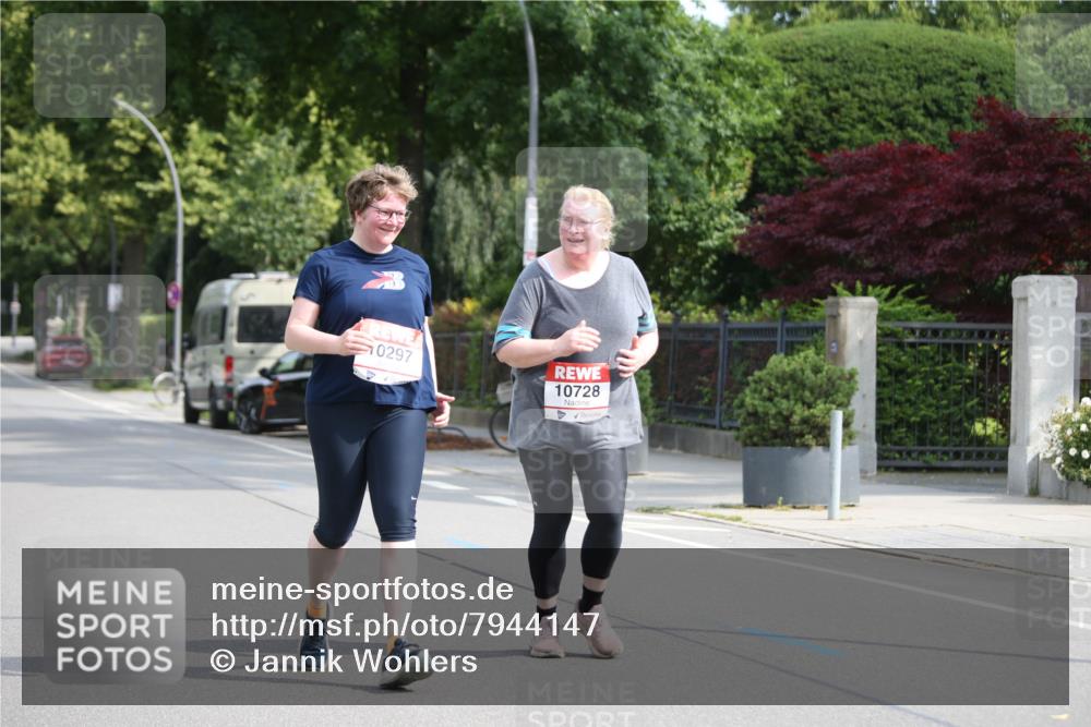 15.06.2025 - REWE Women's Run Jannik Wohlers http://msf.ph/oto/7944147 15.06.2025 10:03:15 Laufen 0297, 10728 meine-sportfotos.de