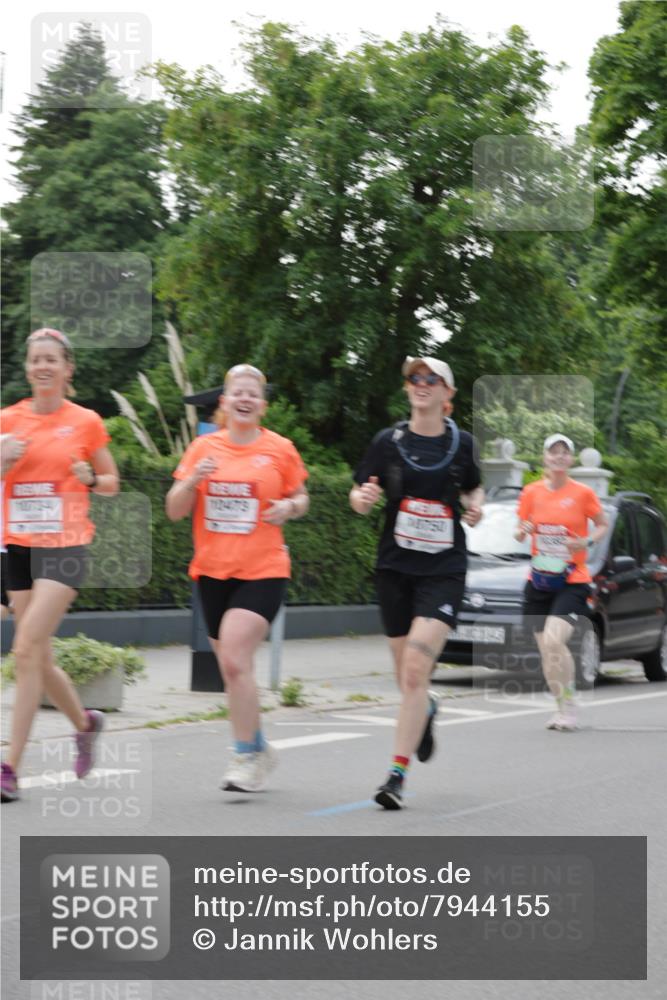 15.06.2025 - REWE Women's Run Jannik Wohlers http://msf.ph/oto/7944155 15.06.2025 08:29:14 Laufen 10473 meine-sportfotos.de