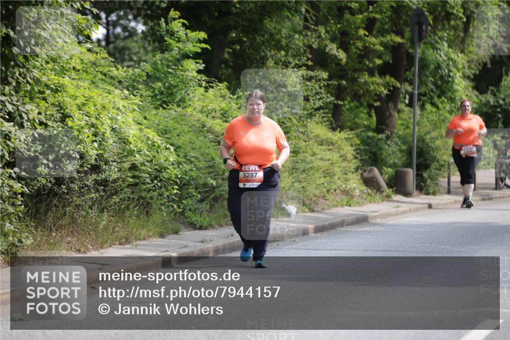 15.06.2025 - REWE Women's Run Jannik Wohlers http://msf.ph/oto/7944157 15.06.2025 10:17:01 Laufen 5287 meine-sportfotos.de