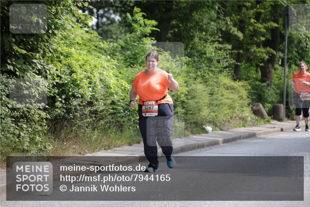 15.06.2025 - REWE Women's Run Jannik Wohlers http://msf.ph/oto/7944165 15.06.2025 10:17:03 Laufen 5287 meine-sportfotos.de
