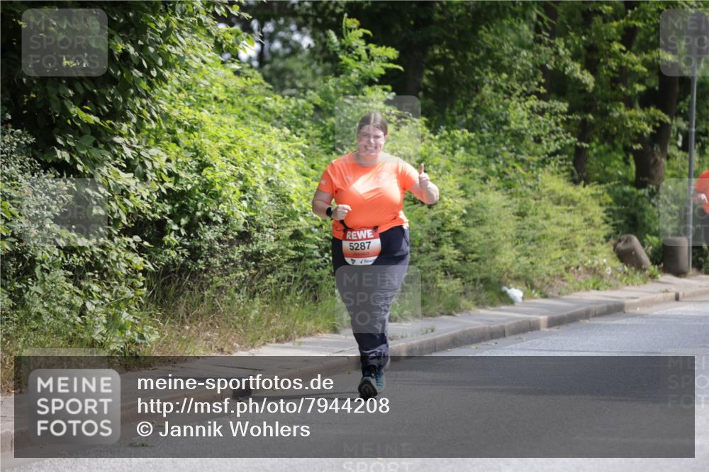 15.06.2025 - REWE Women's Run Jannik Wohlers http://msf.ph/oto/7944208 15.06.2025 10:17:03 Laufen 5287 meine-sportfotos.de