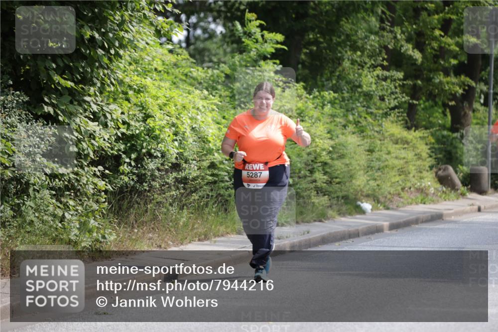 15.06.2025 - REWE Women's Run Jannik Wohlers http://msf.ph/oto/7944216 15.06.2025 10:17:03 Laufen 5287 meine-sportfotos.de