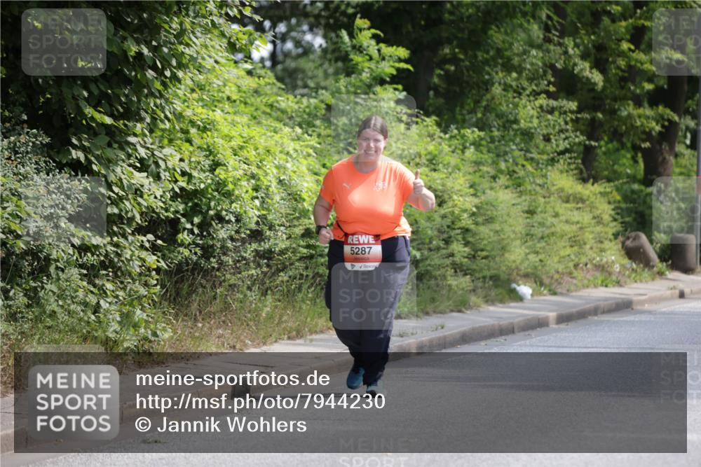 15.06.2025 - REWE Women's Run Jannik Wohlers http://msf.ph/oto/7944230 15.06.2025 10:17:03 Laufen 5287 meine-sportfotos.de