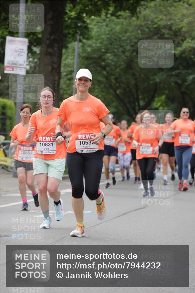 15.06.2025 - REWE Women's Run Jannik Wohlers http://msf.ph/oto/7944232 15.06.2025 08:29:22 Laufen 10561, 10831, 1053, 10757 meine-sportfotos.de
