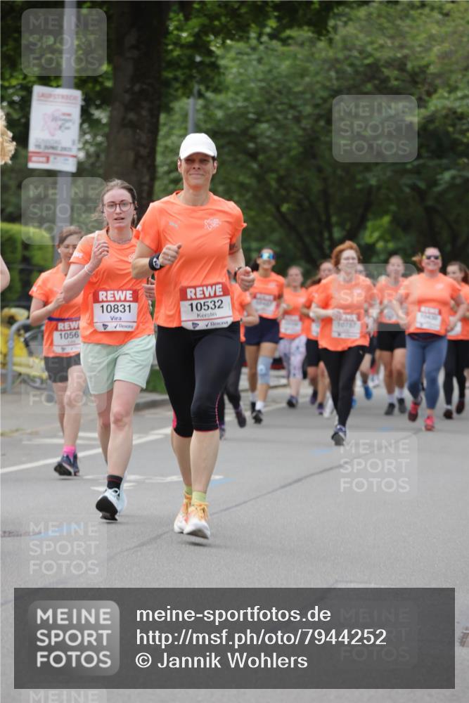 15.06.2025 - REWE Women's Run Jannik Wohlers http://msf.ph/oto/7944252 15.06.2025 08:29:22 Laufen 10831, 1056, 10532, 10757 meine-sportfotos.de