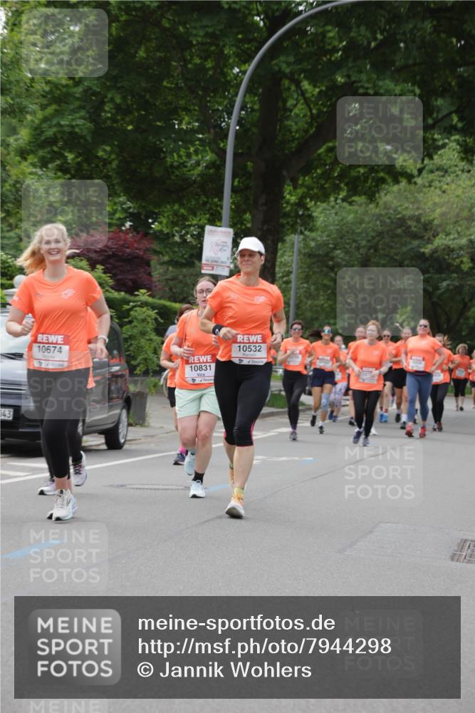 15.06.2025 - REWE Women's Run Jannik Wohlers http://msf.ph/oto/7944298 15.06.2025 08:29:23 Laufen 43, 10674, 10831, 10532 meine-sportfotos.de