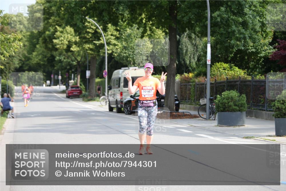 15.06.2025 - REWE Women's Run Jannik Wohlers http://msf.ph/oto/7944301 15.06.2025 10:04:31 Laufen 10467 meine-sportfotos.de
