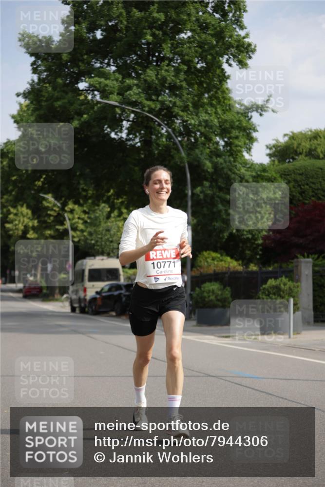 15.06.2025 - REWE Women's Run Jannik Wohlers http://msf.ph/oto/7944306 15.06.2025 08:47:33 Laufen 10771 meine-sportfotos.de