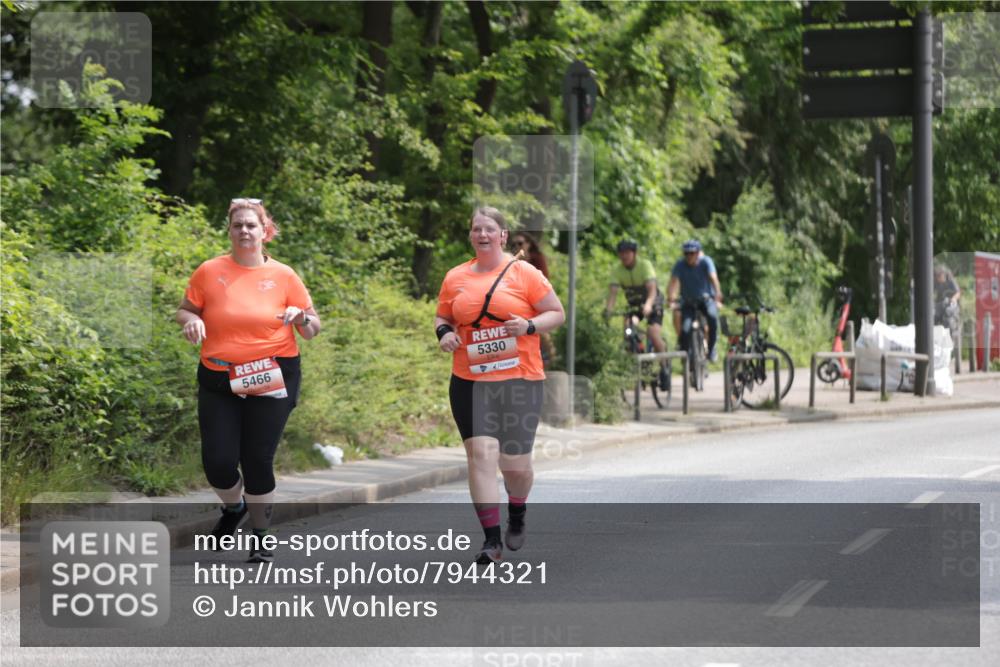 15.06.2025 - REWE Women's Run Jannik Wohlers http://msf.ph/oto/7944321 15.06.2025 10:17:11 Laufen 5466, 5330 meine-sportfotos.de