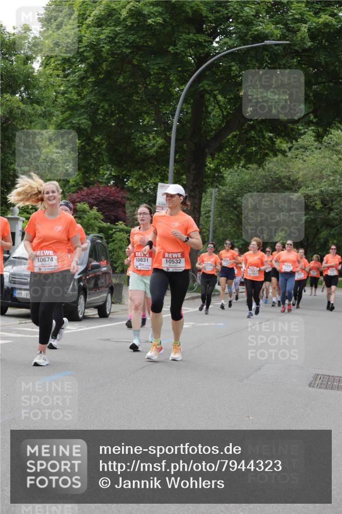 15.06.2025 - REWE Women's Run Jannik Wohlers http://msf.ph/oto/7944323 15.06.2025 08:29:24 Laufen 10674, 10831, 10532 meine-sportfotos.de
