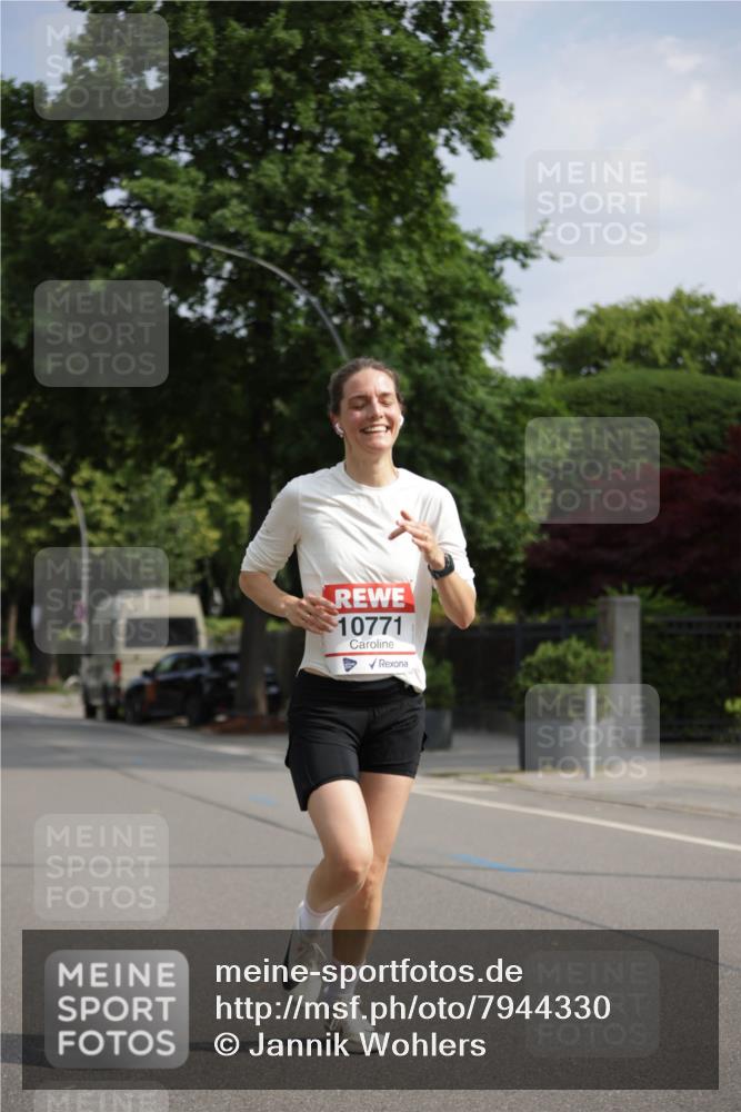 15.06.2025 - REWE Women's Run Jannik Wohlers http://msf.ph/oto/7944330 15.06.2025 08:47:33 Laufen 10771 meine-sportfotos.de