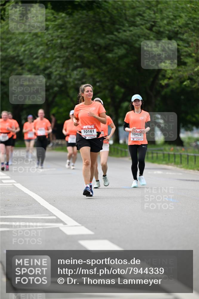 15.06.2025 - REWE Women's Run Dr. Thomas Lammeyer http://msf.ph/oto/7944339 15.06.2025 09:22:21 Laufen 10, 10422 meine-sportfotos.de