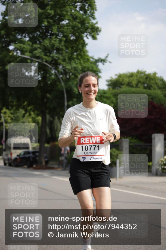 15.06.2025 - REWE Women's Run Jannik Wohlers http://msf.ph/oto/7944352 15.06.2025 08:47:34 Laufen 10771 meine-sportfotos.de