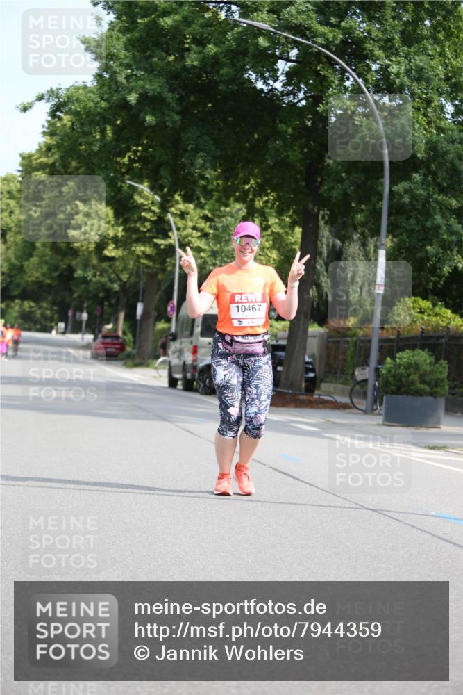 15.06.2025 - REWE Women's Run Jannik Wohlers http://msf.ph/oto/7944359 15.06.2025 10:04:33 Laufen 10467 meine-sportfotos.de