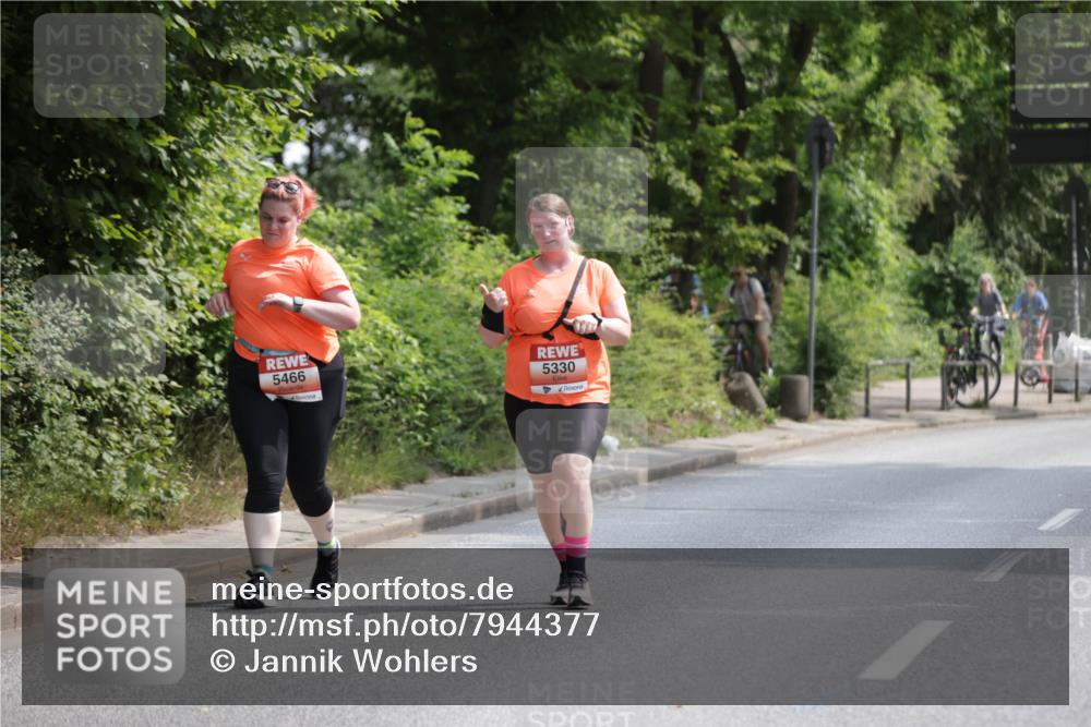 15.06.2025 - REWE Women's Run Jannik Wohlers http://msf.ph/oto/7944377 15.06.2025 10:17:14 Laufen 5466, 5330 meine-sportfotos.de