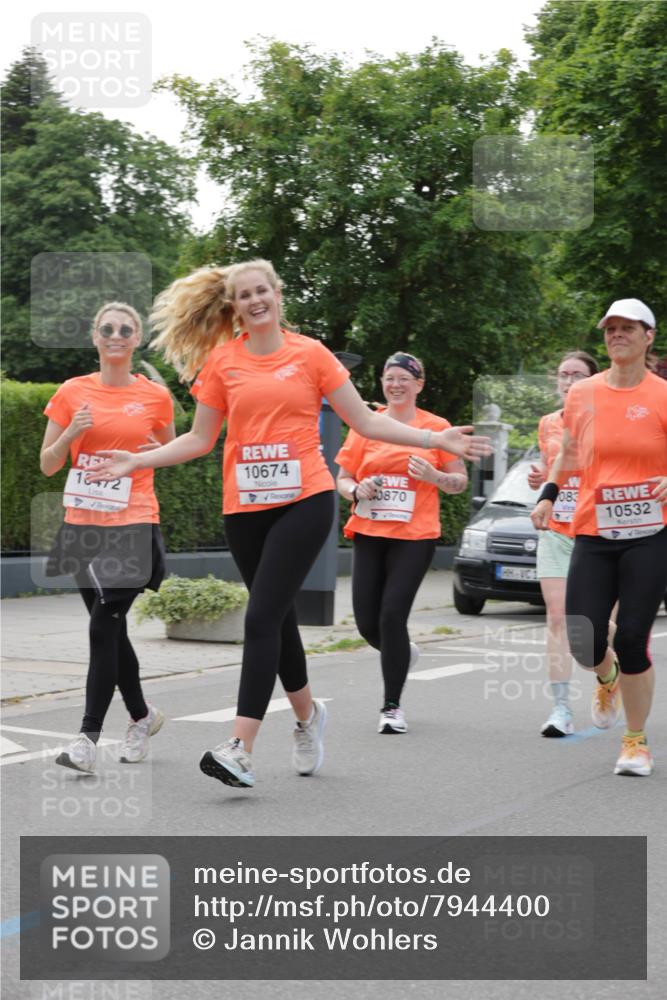 15.06.2025 - REWE Women's Run Jannik Wohlers http://msf.ph/oto/7944400 15.06.2025 08:29:25 Laufen 16472, 10674, 0870, 083, 10532 meine-sportfotos.de