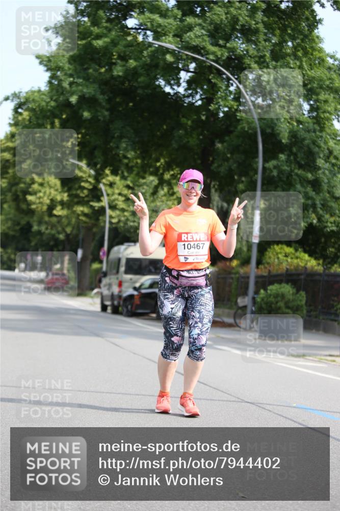 15.06.2025 - REWE Women's Run Jannik Wohlers http://msf.ph/oto/7944402 15.06.2025 10:04:34 Laufen 10467 meine-sportfotos.de