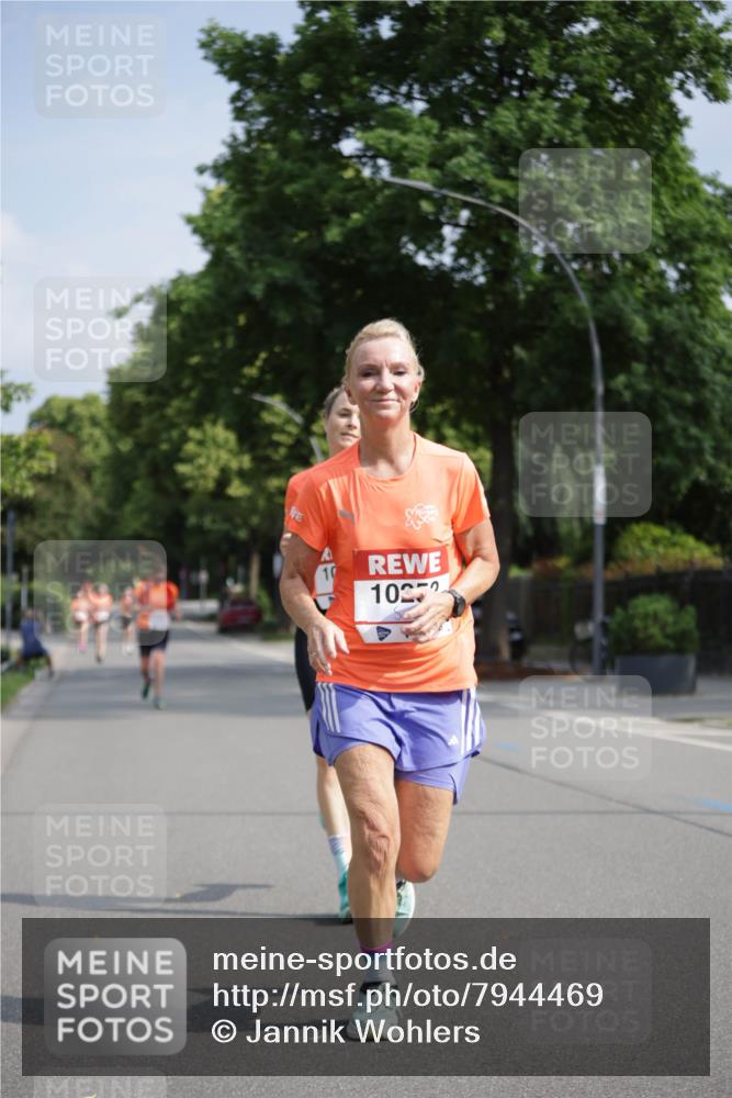 15.06.2025 - REWE Women's Run Jannik Wohlers http://msf.ph/oto/7944469 15.06.2025 08:47:40 Laufen 10252 meine-sportfotos.de