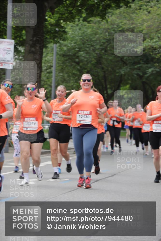15.06.2025 - REWE Women's Run Jannik Wohlers http://msf.ph/oto/7944480 15.06.2025 08:29:28 Laufen 10430, 10349 meine-sportfotos.de