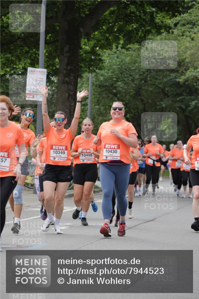 15.06.2025 - REWE Women's Run Jannik Wohlers http://msf.ph/oto/7944523 15.06.2025 08:29:28 Laufen 15, 20, 57, 10349, 10455, 10430, 10 meine-sportfotos.de