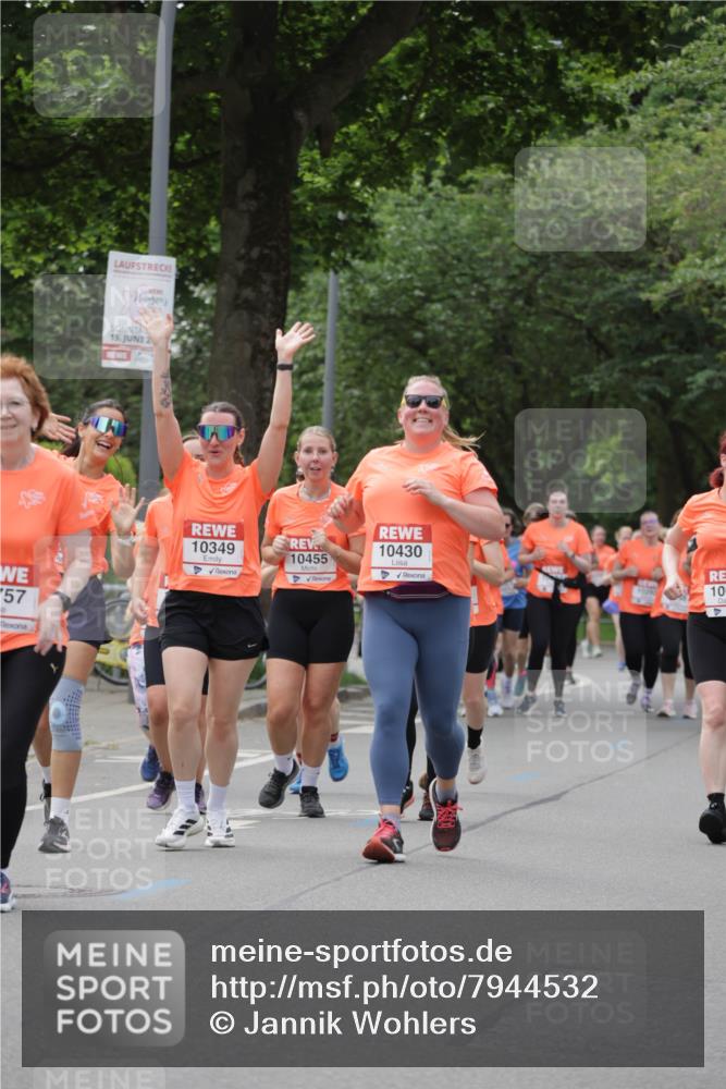 15.06.2025 - REWE Women's Run Jannik Wohlers http://msf.ph/oto/7944532 15.06.2025 08:29:28 Laufen 15, 2, 57, 10349, 10455, 10430, 10 meine-sportfotos.de