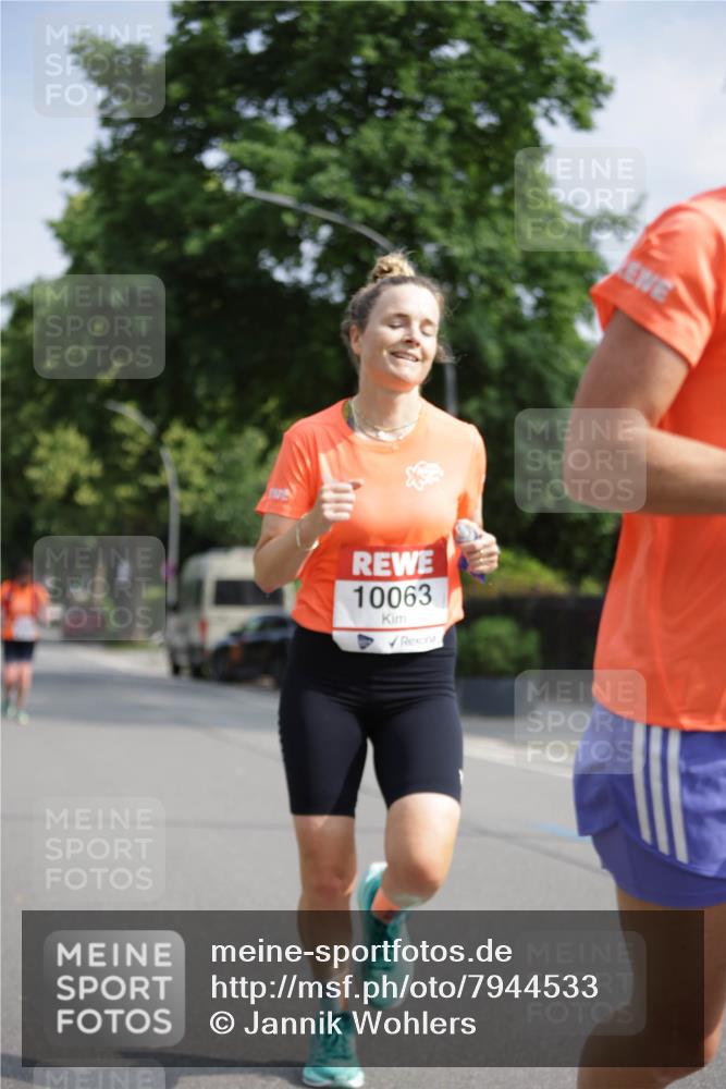 15.06.2025 - REWE Women's Run Jannik Wohlers http://msf.ph/oto/7944533 15.06.2025 08:47:41 Laufen 10063 meine-sportfotos.de
