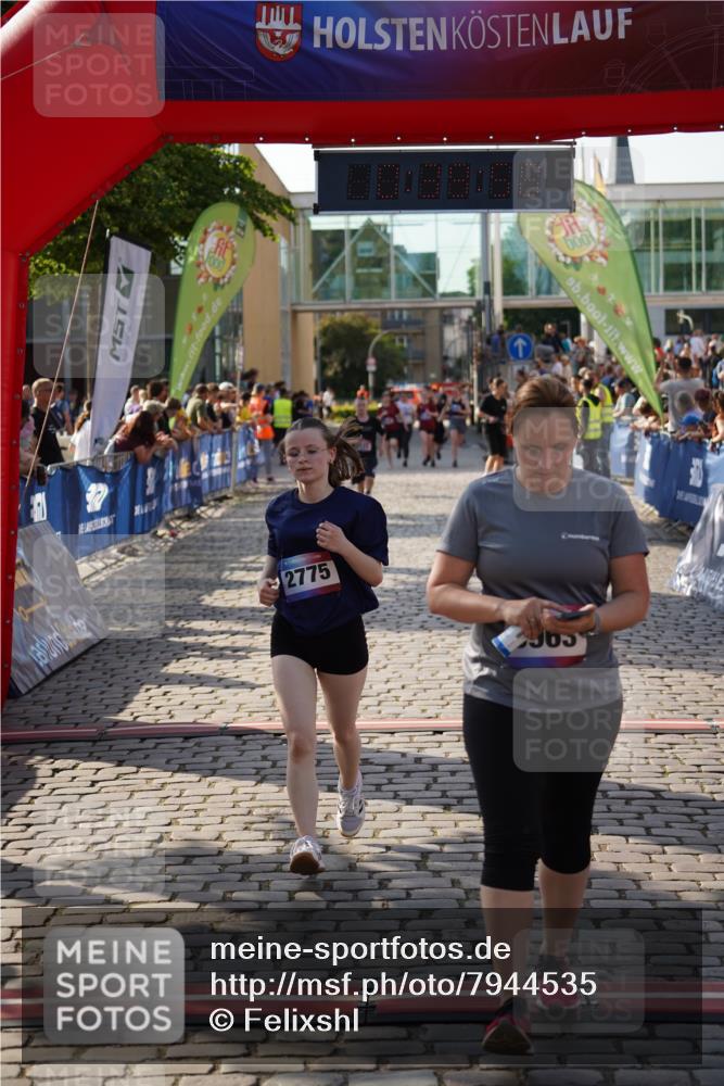 13.06.2025 - Holstenköstenlauf Felixshl http://msf.ph/oto/7944535 13.06.2025 18:09:59 Laufen 2932, 2938, 3122, 3963 meine-sportfotos.de