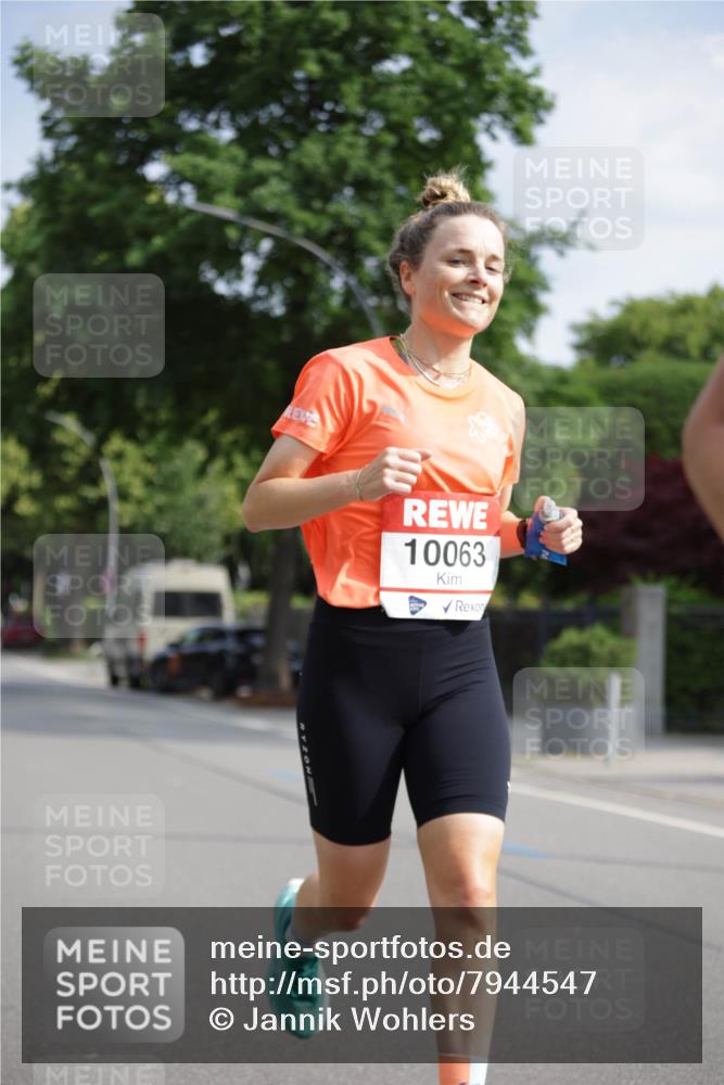 15.06.2025 - REWE Women's Run Jannik Wohlers http://msf.ph/oto/7944547 15.06.2025 08:47:41 Laufen 10063 meine-sportfotos.de