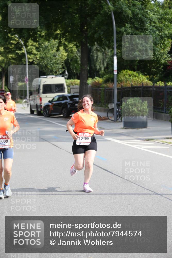 15.06.2025 - REWE Women's Run Jannik Wohlers http://msf.ph/oto/7944574 15.06.2025 09:43:50 Laufen 0860, 10499 meine-sportfotos.de