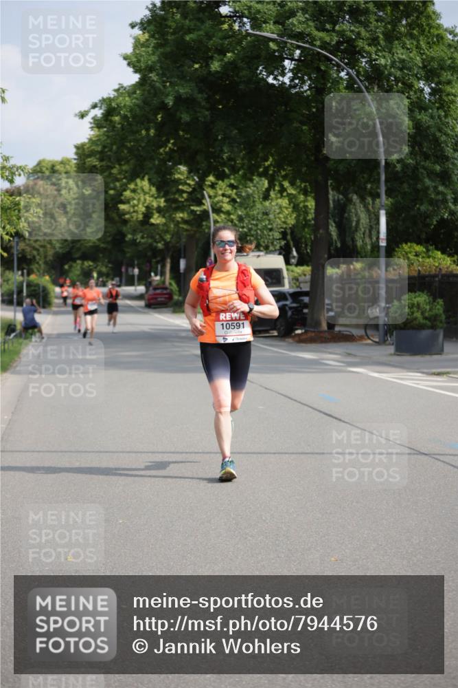 15.06.2025 - REWE Women's Run Jannik Wohlers http://msf.ph/oto/7944576 15.06.2025 08:47:45 Laufen 10591 meine-sportfotos.de