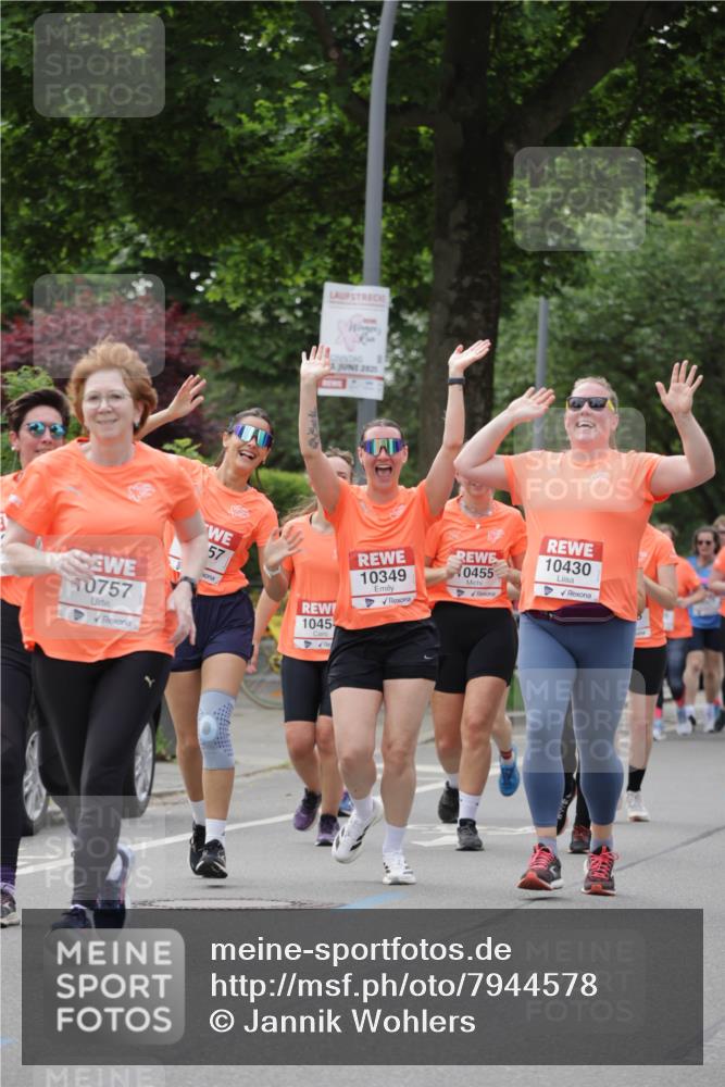 15.06.2025 - REWE Women's Run Jannik Wohlers http://msf.ph/oto/7944578 15.06.2025 08:29:29 Laufen 2821, 10757, 57, 1045, 10349, 0455, 10430, 4 meine-sportfotos.de
