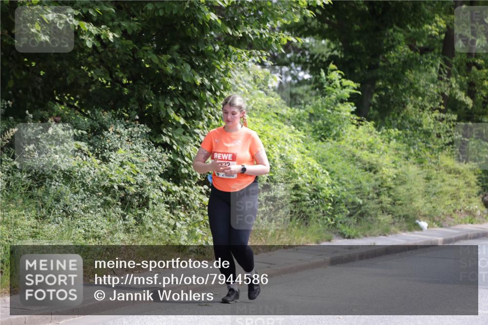 15.06.2025 - REWE Women's Run Jannik Wohlers http://msf.ph/oto/7944586 15.06.2025 10:17:52 Laufen 22 meine-sportfotos.de