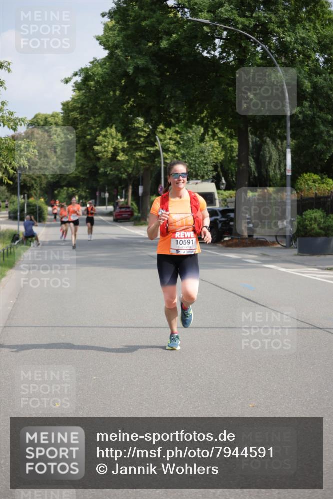 15.06.2025 - REWE Women's Run Jannik Wohlers http://msf.ph/oto/7944591 15.06.2025 08:47:45 Laufen 10591 meine-sportfotos.de
