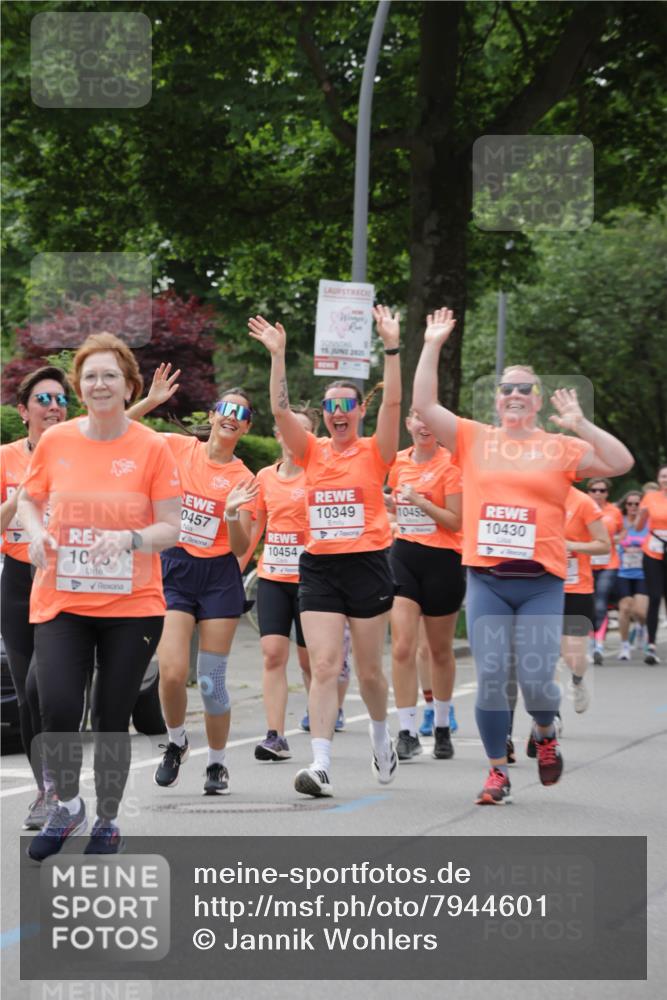 15.06.2025 - REWE Women's Run Jannik Wohlers http://msf.ph/oto/7944601 15.06.2025 08:29:29 Laufen 15, 2025, 1045, 10, 0457, 10454, 10349, 10430 meine-sportfotos.de