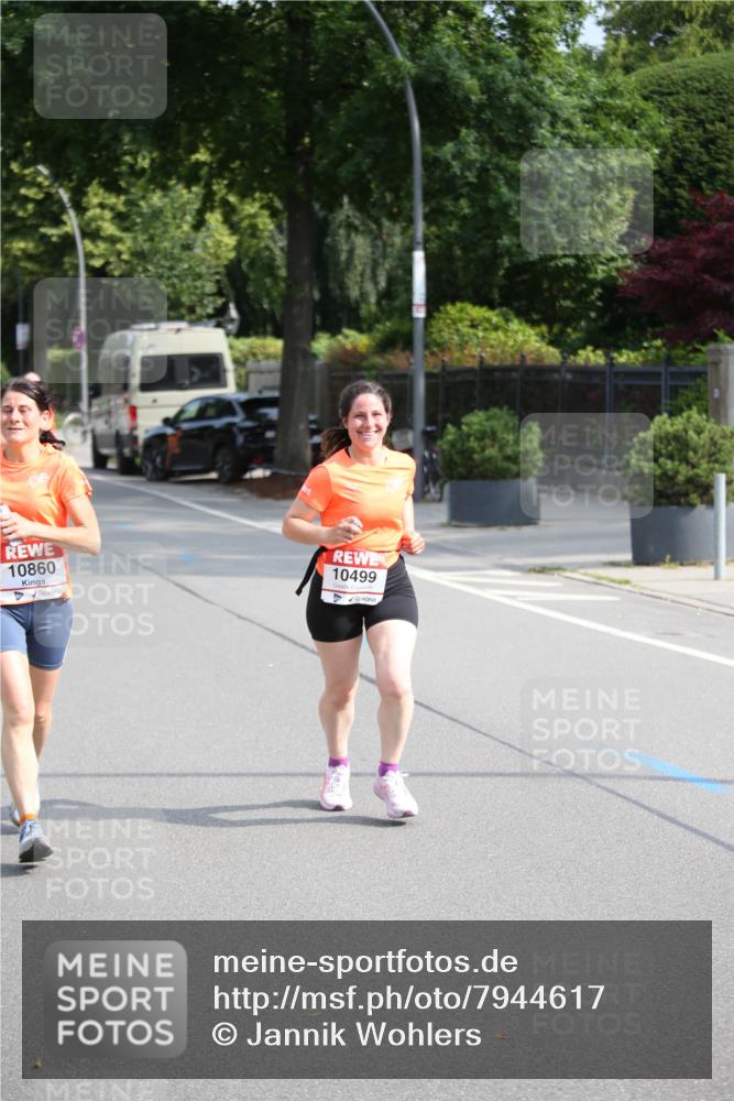 15.06.2025 - REWE Women's Run Jannik Wohlers http://msf.ph/oto/7944617 15.06.2025 09:43:50 Laufen 10860, 10499 meine-sportfotos.de