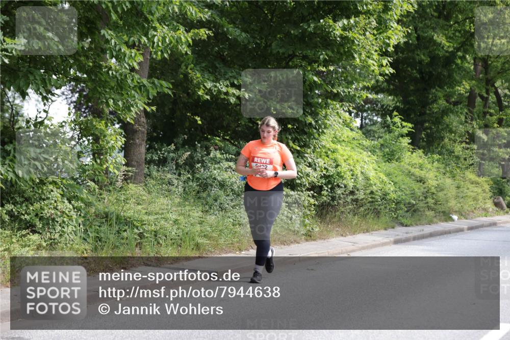 15.06.2025 - REWE Women's Run Jannik Wohlers http://msf.ph/oto/7944638 15.06.2025 10:17:53 Laufen 2, 2 meine-sportfotos.de