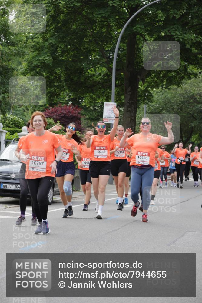 15.06.2025 - REWE Women's Run Jannik Wohlers http://msf.ph/oto/7944655 15.06.2025 08:29:30 Laufen 104, 15, 2025, 10455, 10430, 10757, 157, 1045, 10349 meine-sportfotos.de