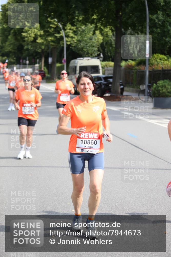 15.06.2025 - REWE Women's Run Jannik Wohlers http://msf.ph/oto/7944673 15.06.2025 09:43:51 Laufen 1058, 10860 meine-sportfotos.de